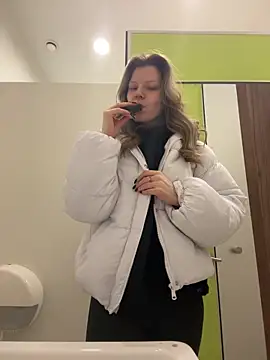 MaryHiggins online show from December 2025 02:41:01 PM