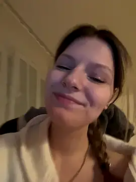 Snapshot of MaryHiggins chatting on December 2025 08:04:02 PM MaryHiggins online show from December 2025 08:04:02 PM