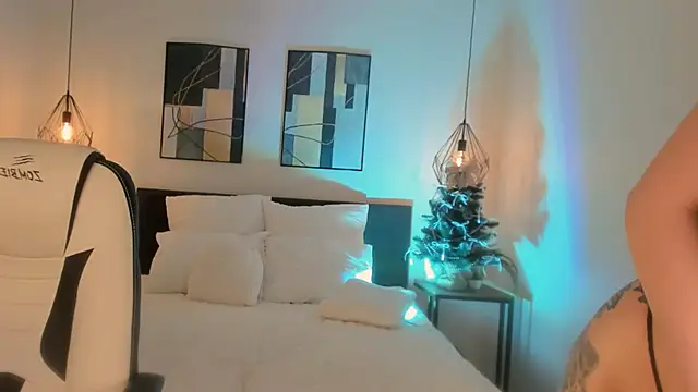 Roxana Wet  online show from December 2025 01:28:01 PM