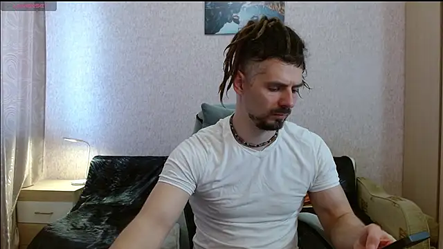 Aestheticguy101 online show from May 2026 11:58:01 AM