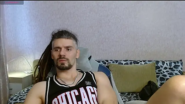 Aestheticguy101 online show from November 2025 11:33:02 AM