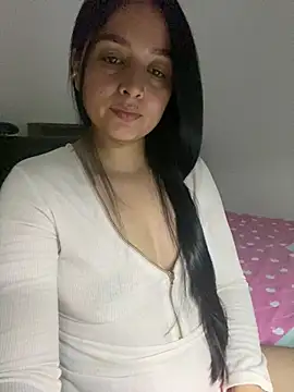 Snapshot of vellaAngel chatting on December 2024 04:18:01 AM vellaAngel online show from December 2024 04:18:01 AM