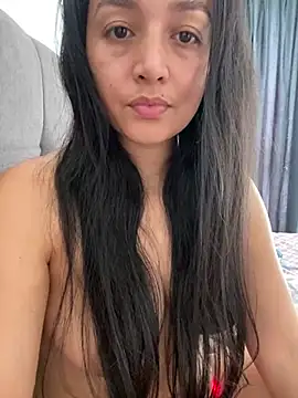 Snapshot of vellaAngel chatting on December 2024 04:37:01 PM vellaAngel online show from December 2024 04:37:01 PM