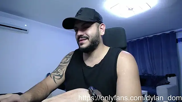 dyllan dom  online show from October 2025 10:23:02 PM