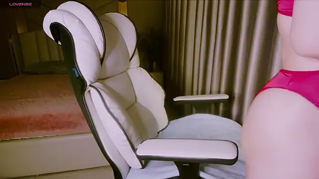 Snapshot of Girl__Funny chatting on February 2025 04:16:01 PM Girl  Funny online show from February 2025 04:16:01 PM