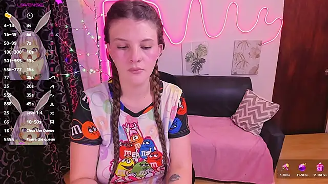 Snapshot of MillySandlerr chatting on December 2025 01:46:01 PM MillySandlerr online show from December 2025 01:46:01 PM