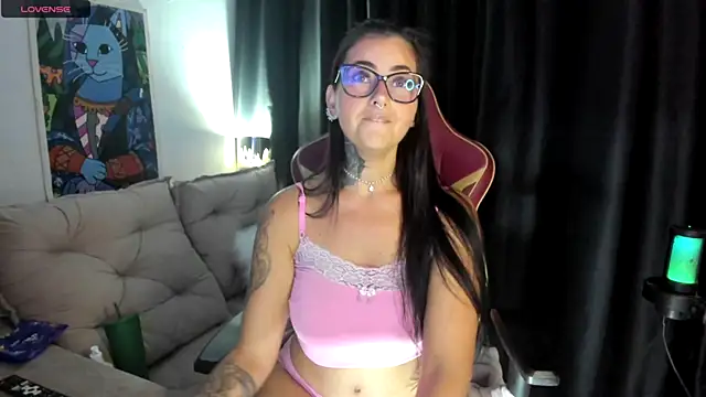 LauraColour online show from February 2026 11:59:01 PM