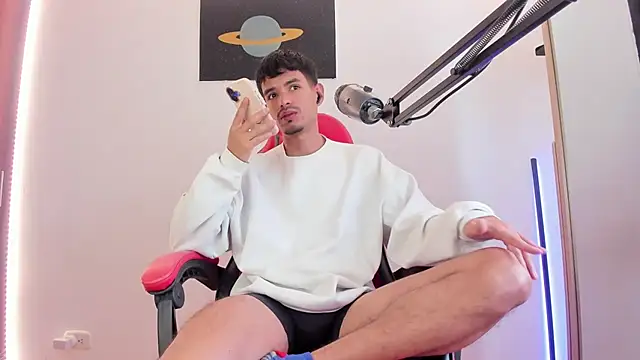 diego latino online show from September 2025 08:31:02 PM