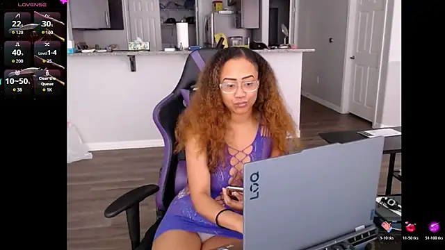 Snapshot of RylHoneyy chatting on July 2026 07:31:01 PM RylHoneyy online show from July 2026 07:31:01 PM