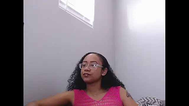 RylHoneyy online show from February 2026 09:01:01 PM