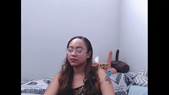 RylHoneyy online show from March 2026 07:04:02 PM