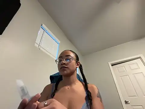 RylHoneyy online show from February 2026 12:54:01 AM