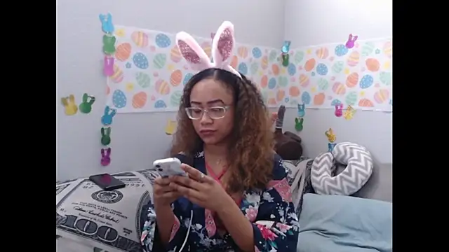 RylHoneyy online show from April 2026 05:30:01 PM