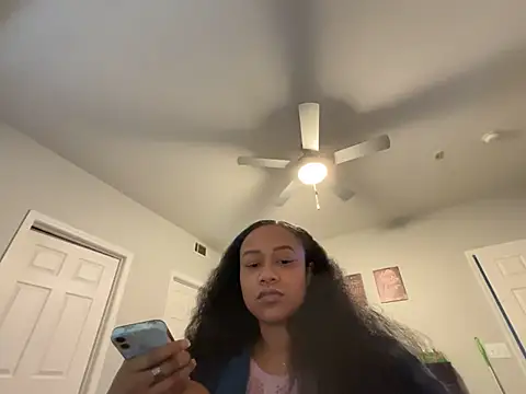 RylHoneyy online show from January 2026 03:30:02 PM