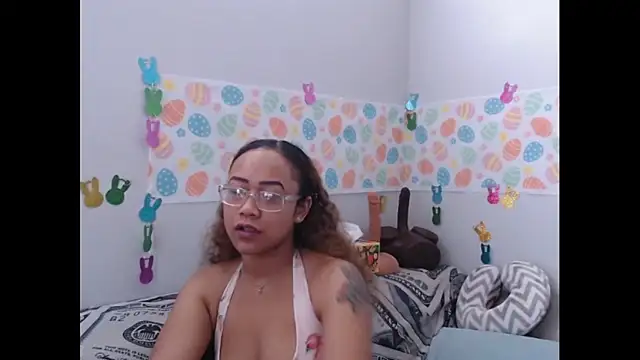 RylHoneyy online show from April 2026 05:08:02 PM