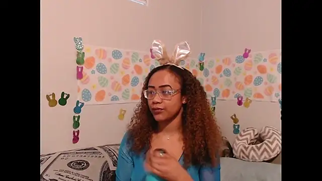 RylHoneyy online show from April 2026 01:01:01 AM