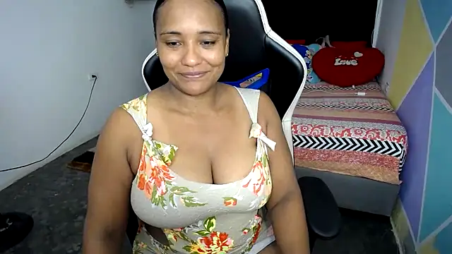 Snapshot of marysol83 chatting on February 2025 01:44:02 AM marysol83 online show from February 2025 01:44:02 AM