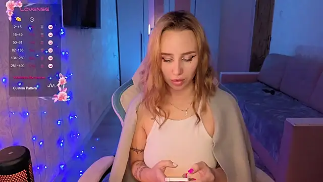 Snapshot of litlle_pie chatting on October 2025 07:48:01 PM litlle pie online show from October 2025 07:48:01 PM