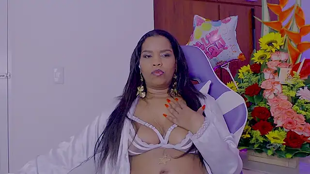 Snapshot of Nia_Pratt chatting on February 2025 04:25:02 AM Nia Pratt online show from February 2025 04:25:02 AM