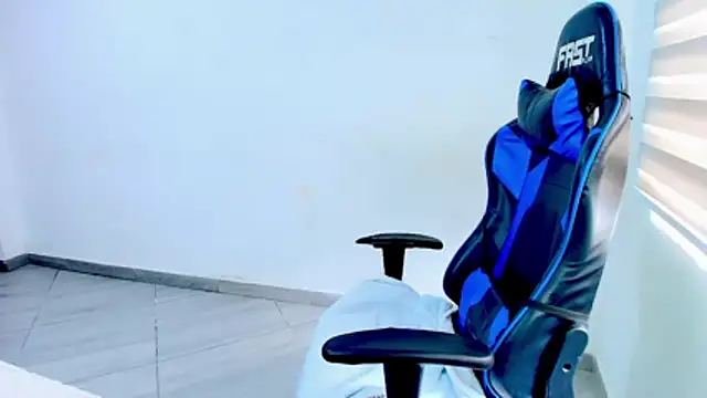 sophiax-x online show from March 2026 02:59:02 PM