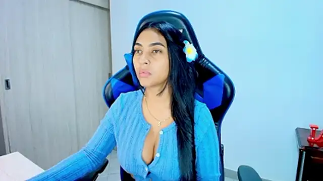 sophiax-x online show from December 2025 11:03:02 AM