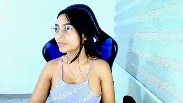 sophiax-x online show from March 2026 11:28:02 PM