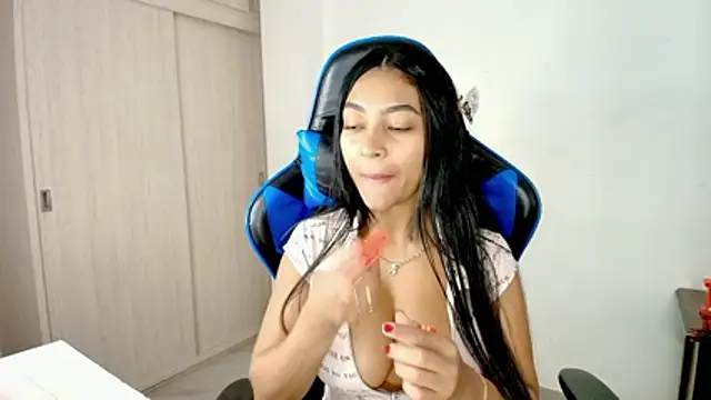 sophiax-x online show from January 2026 02:13:01 PM