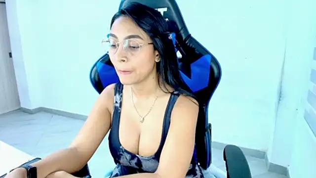 sophiax-x online show from March 2026 09:40:01 PM