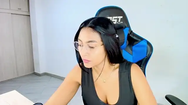 sophiax-x online show from March 2026 03:07:02 PM