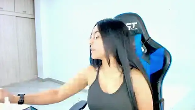 sophiax-x online show from February 2026 05:35:01 PM