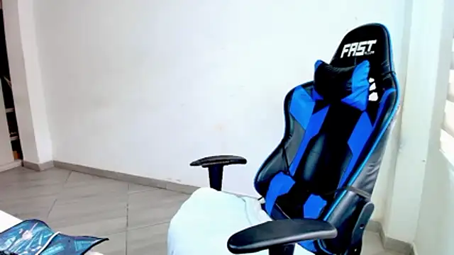 sophiax-x online show from March 2026 03:06:01 PM