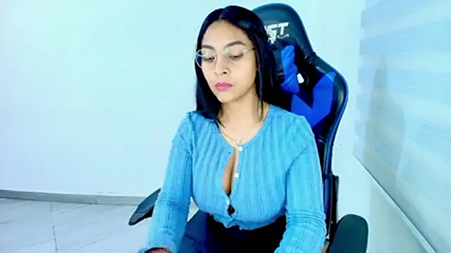 sophiax-x online show from April 2026 11:51:02 PM