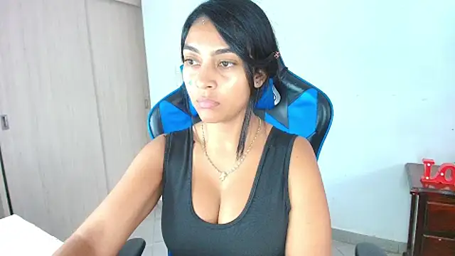 Snapshot of sophiax-x chatting on September 2025 04:23:01 PM sophiax-x online show from September 2025 04:23:01 PM