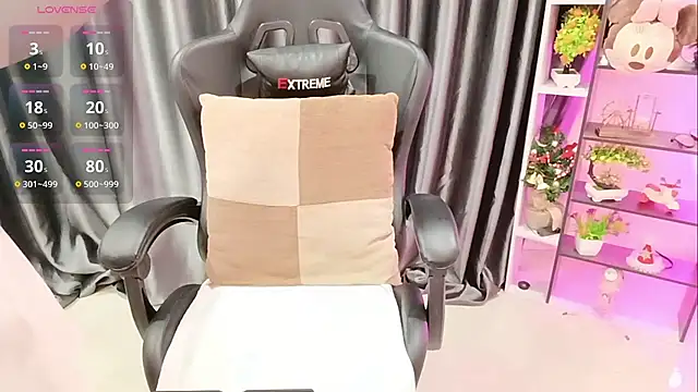 Yuki-yio online show from November 2025 01:21:02 AM