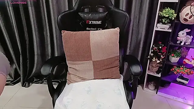 Yuki-yio online show from March 2026 01:17:01 AM