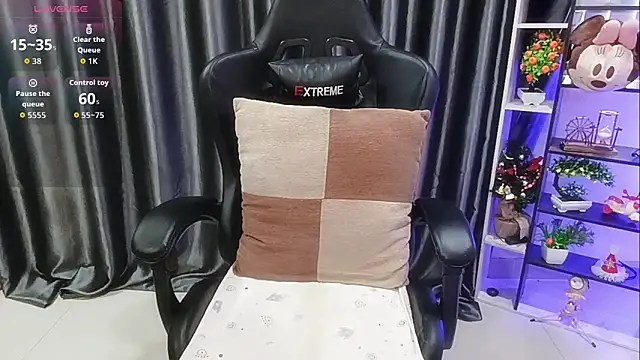 Yuki-yio online show from October 2025 01:15:01 AM