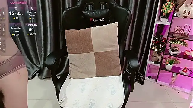 Yuki-yio online show from November 2025 01:42:01 AM