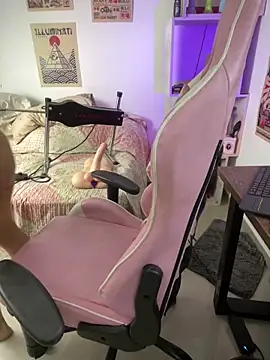 Snapshot of Emma_Wish chatting on October 2025 08:32:02 PM Emma Wish online show from October 2025 08:32:02 PM