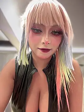 seraphine23 online show from December 2025 12:35:01 AM