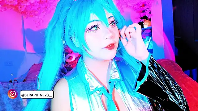 seraphine23 online show from February 2026 12:43:02 AM