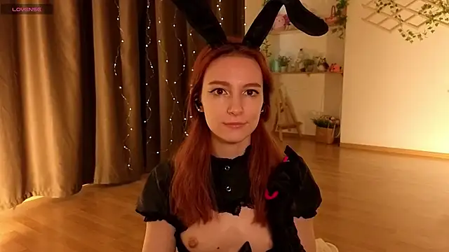 berrry girl online show from April 2026 12:01:01 PM