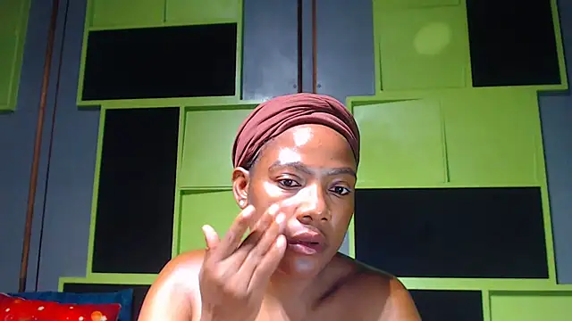 Snapshot of SexyAssDivaxxx chatting on February 2025 04:32:02 AM SexyAssDivaxxx online show from February 2025 04:32:02 AM