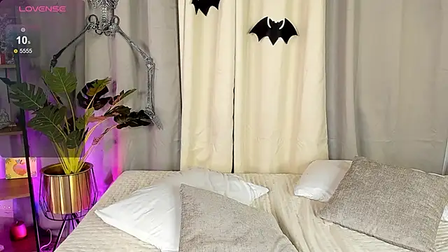 Amy art online show from October 2025 10:10:01 PM