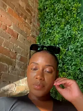 Snapshot of HoneyDripHer chatting on October 2025 09:18:01 PM HoneyDripHer online show from October 2025 09:18:01 PM