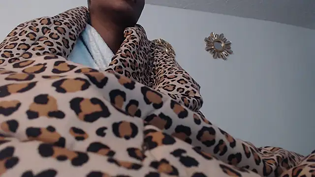 Snapshot of HoneyDripHer chatting on December 2024 10:17:01 AM HoneyDripHer online show from December 2024 10:17:01 AM