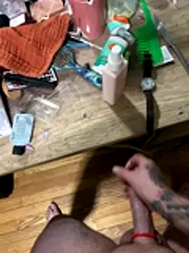 Snapshot of grizzlybearcody chatting on November 2025 10:54:01 PM grizzlybearcody online show from November 2025 10:54:01 PM