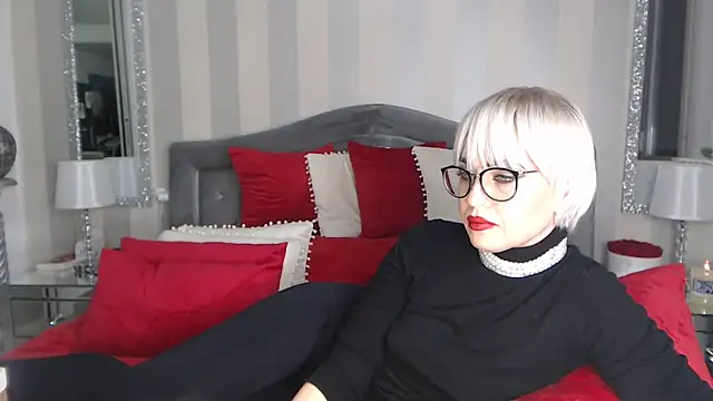 Snapshot of LuanaColucci chatting on December 2024 05:32:02 PM LuanaColucci online show from December 2024 05:32:02 PM