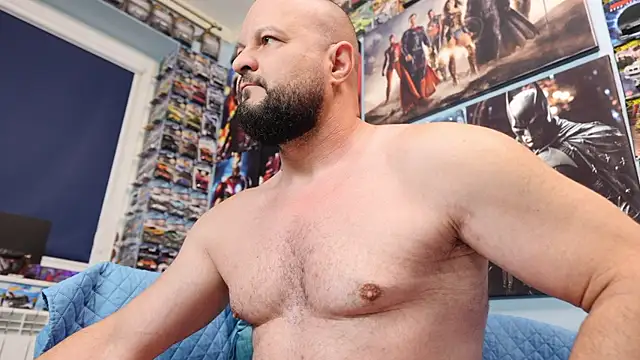 Snapshot of Muscle_Bear chatting on June 2026 04:39:01 AM Muscle Bear online show from June 2026 04:39:01 AM