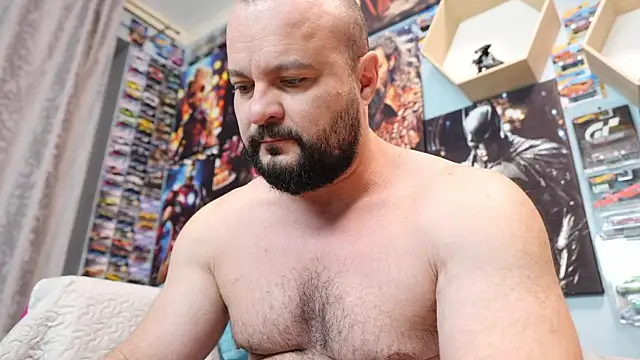 Muscle Bear online show from December 2025 06:05:02 AM