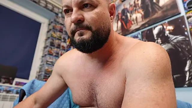 Snapshot of Muscle_Bear chatting on June 2026 04:06:02 AM Muscle Bear online show from June 2026 04:06:02 AM